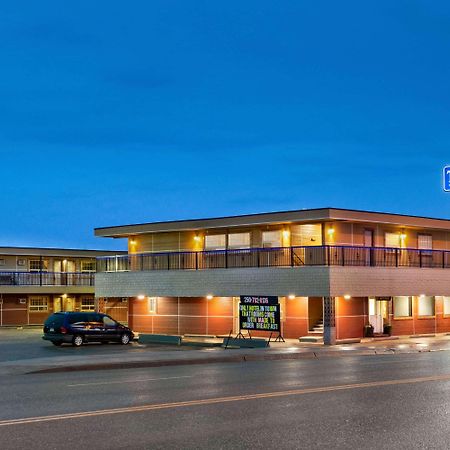 Travelodge By Wyndham Dawson Creek Eksteriør bilde
